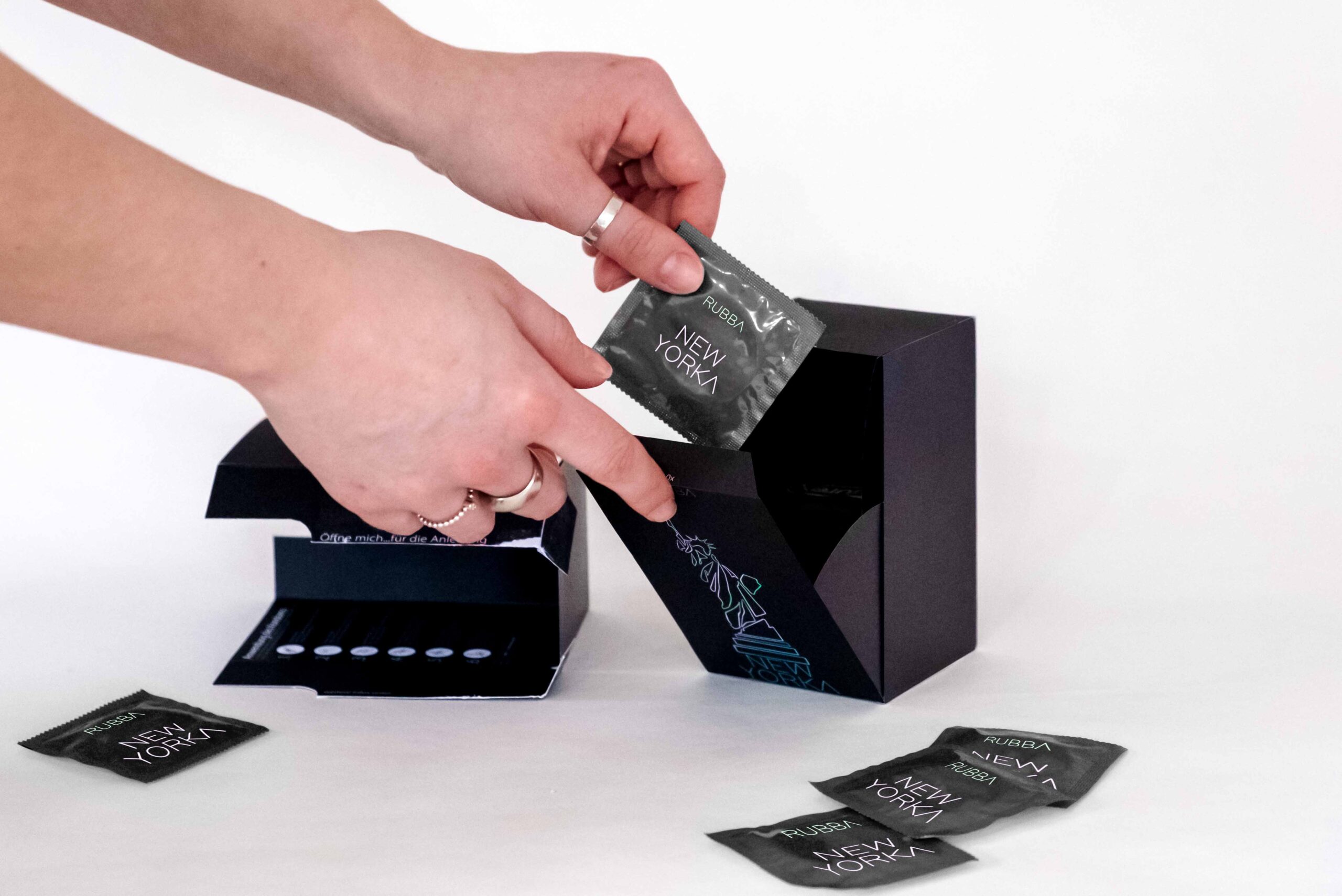 papier_rubba_kondomverpackung_titelbild